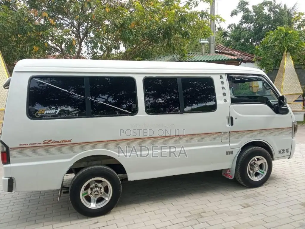 Mazda Brawny 2002 Van (Used)