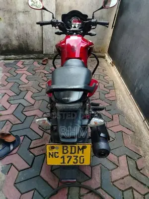 Hero Hunk 2016 Motorbike (Used)