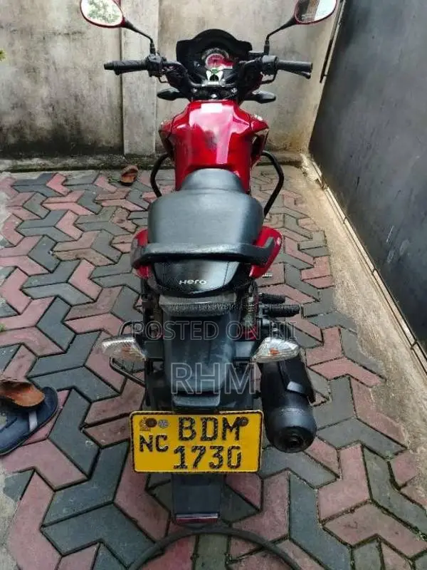 Hero Hunk 2016 Motorbike (Used)