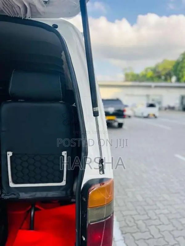 Toyota Dolphin Is 113 1989 Van (Used)