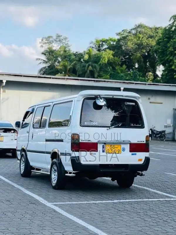 Toyota Dolphin Is 113 1989 Van (Used)
