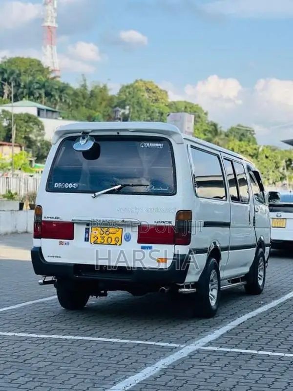 Toyota Dolphin Is 113 1989 Van (Used)