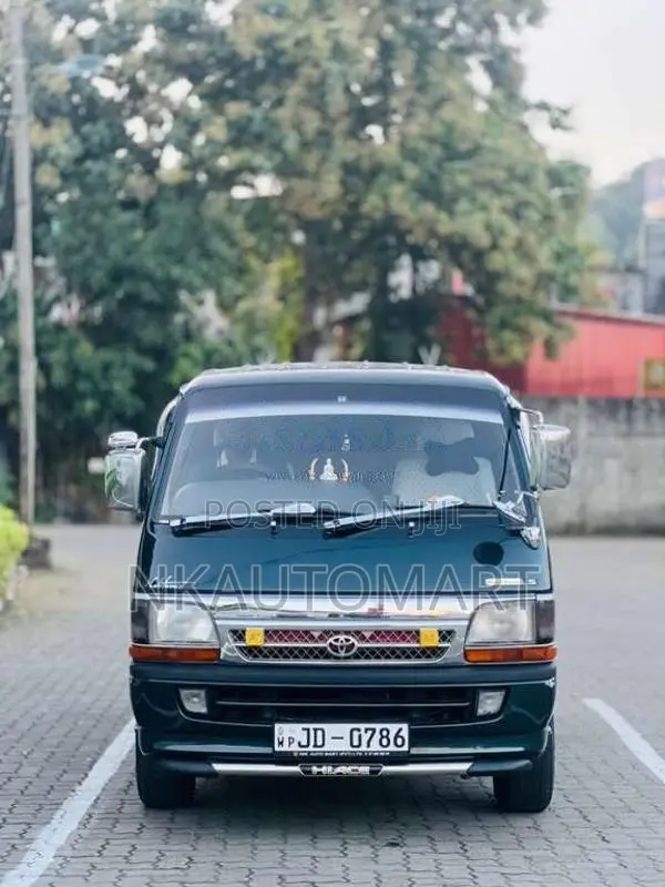 Toyota Dolphin 1999 Van (Used)