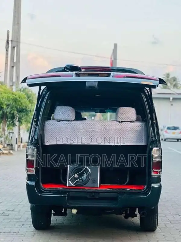 Toyota Dolphin 1999 Van (Used)