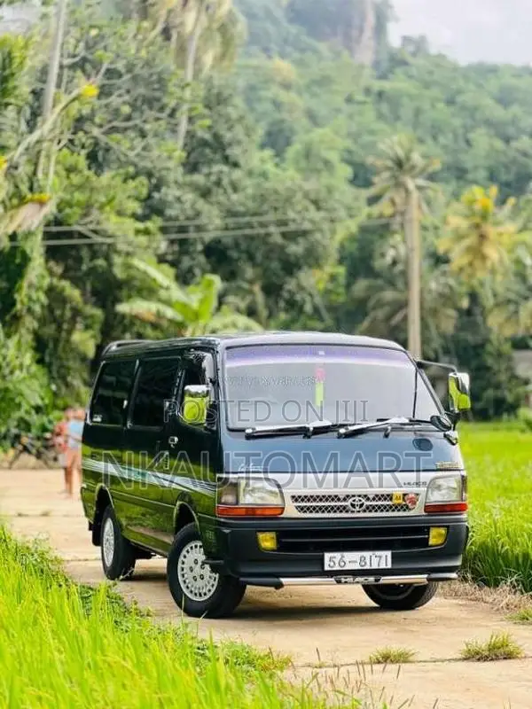 Toyota Dolphin 1990 Van (Used)