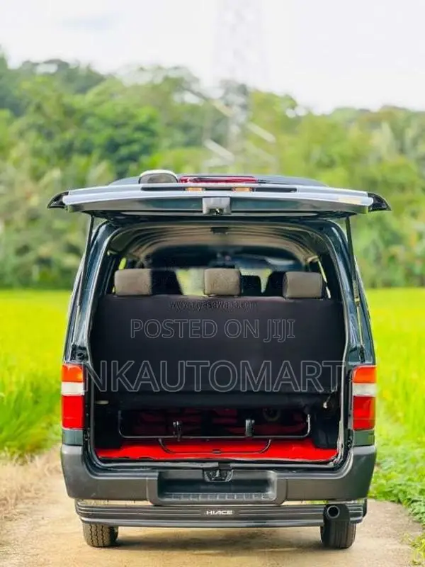 Toyota Dolphin 1990 Van (Used)