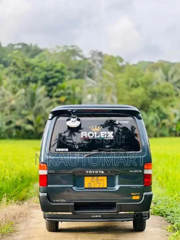 Toyota Dolphin 1990 Van (Used)