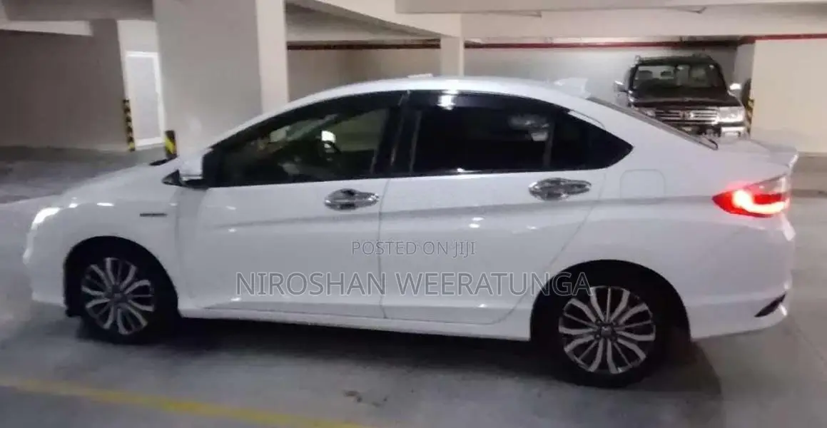 Honda Grace 2017 Car (Used)