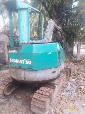 Komatsu 30 2010 Lorry (Used)