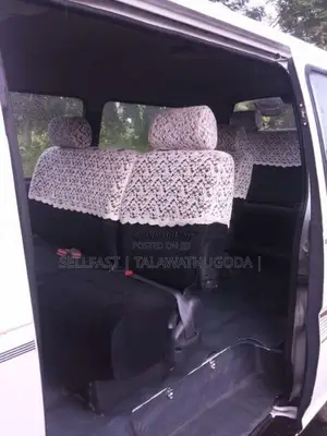 Nissan CARAVAN SHORTVAN 1992 Van (Used)