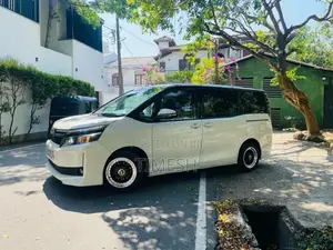 Toyota Voxy 2015 Van (Used)