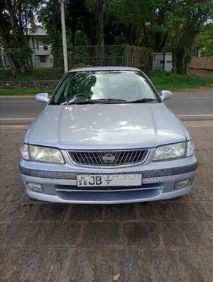 Nissan SUNNY FB15 2000 Car (Used)