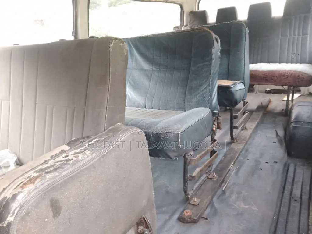 Toyota LH 40B LONG 1982 Van (Used)