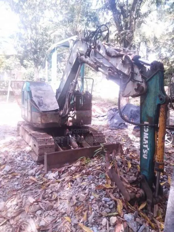 Komatsu 30 2010 Lorry (Used)
