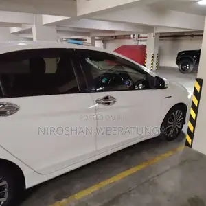 Honda Grace 2017 Car (Used)