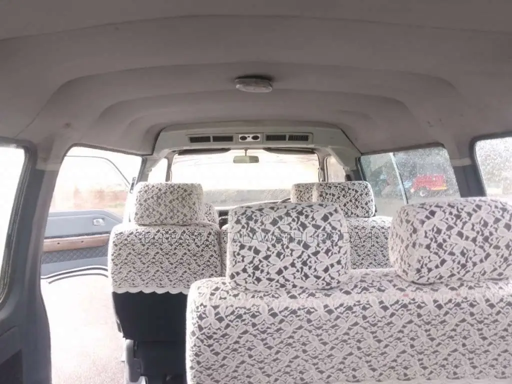 Nissan CARAVAN SHORTVAN 1992 Van (Used)