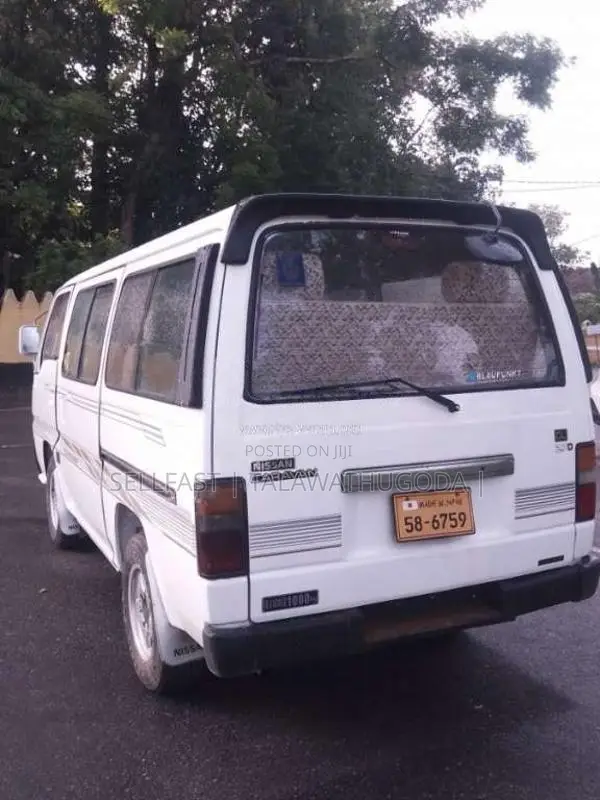 Nissan CARAVAN SHORTVAN 1992 Van (Used)