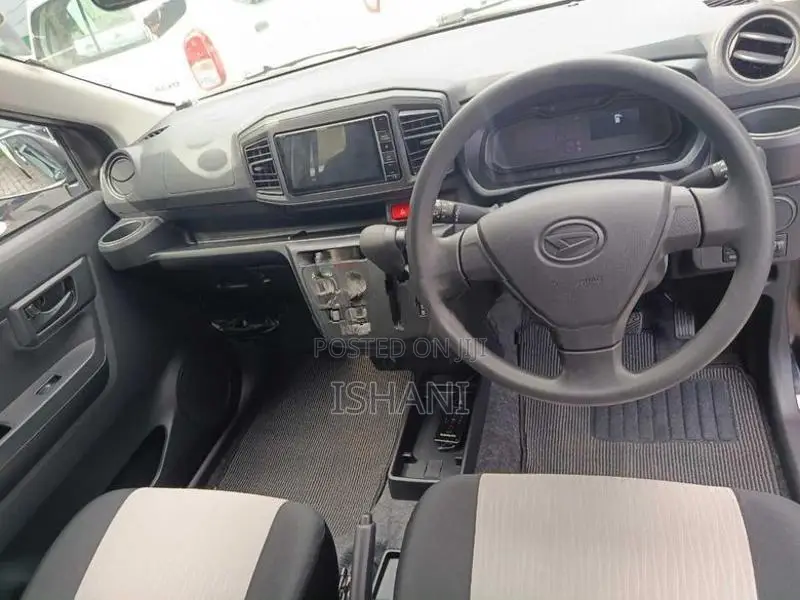 Daihatsu Mira 2024
