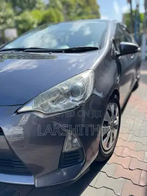 Toyota Aqua 2015