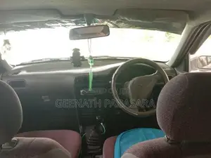 Nissan Sunny Ex saloon 1992