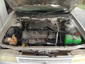 Nissan Sunny Ex saloon 1992