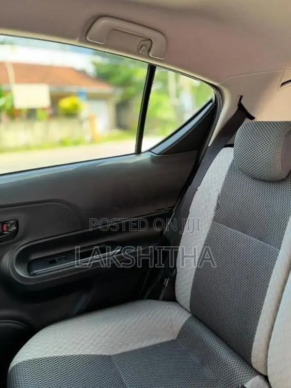 Toyota Aqua 2015