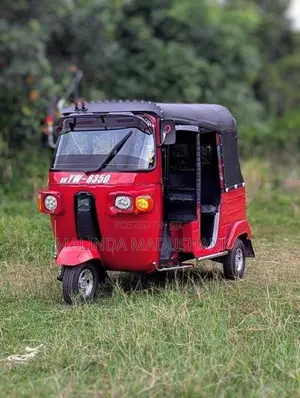 Bajaj RE 2012