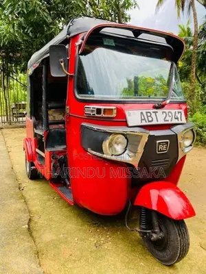 Bajaj RE 2019