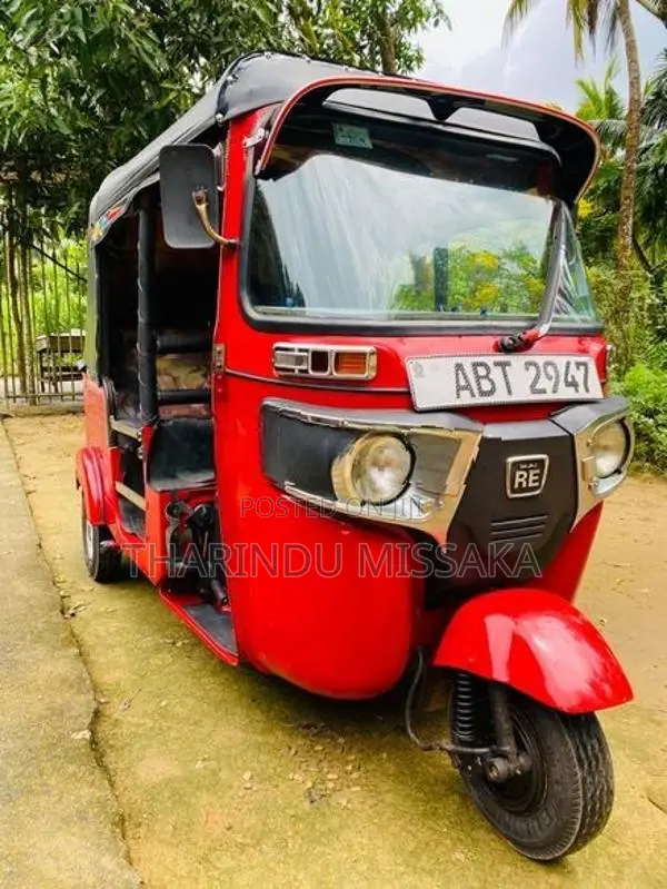 Bajaj RE 2019