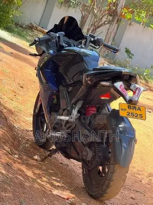 Bajaj Pulsar RS200 2018