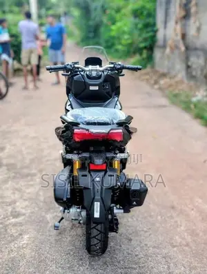 Honda ADV 160 2025