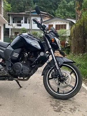 Yamaha FZS V1 2012