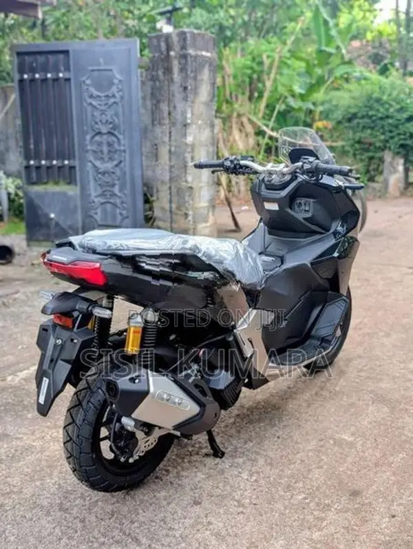 Honda ADV 160 2025