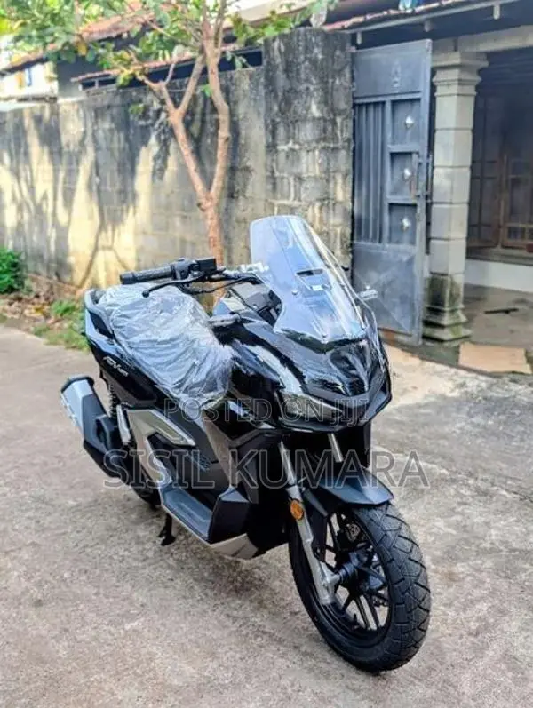 Honda ADV 160 2025