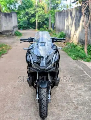 Honda ADV 160 2025