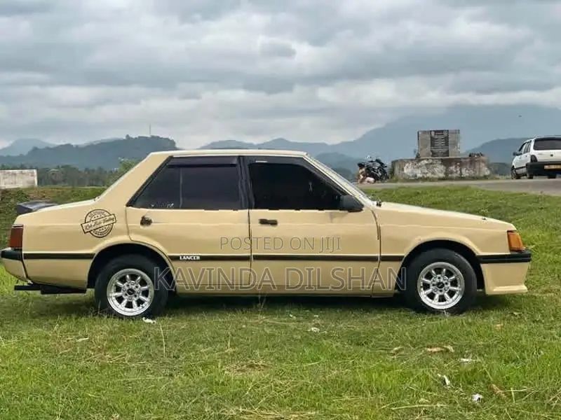 Mitsubishi Lancer Box 1985
