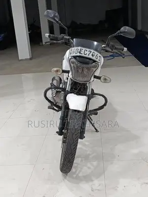 Bajaj V15 2016