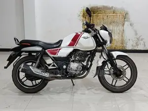 Bajaj V15 2016