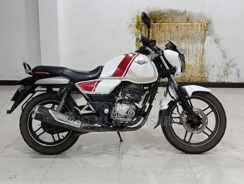 Bajaj V15 2016