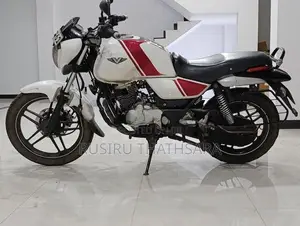 Bajaj V15 2016