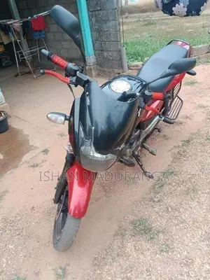 Bajaj Pulsar 150 2015