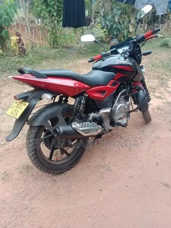 Bajaj Pulsar 150 2015