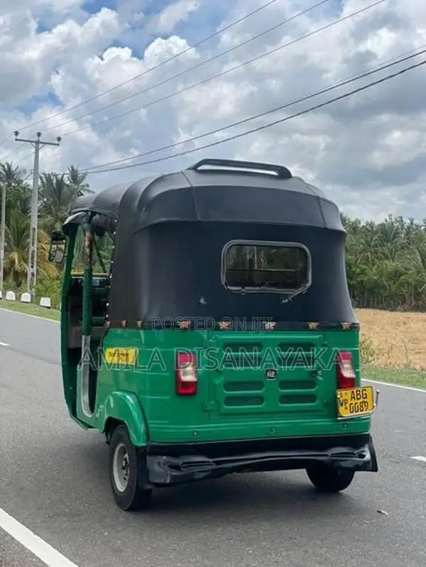 Bajaj RE 2015