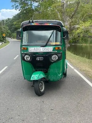 Bajaj RE 2015