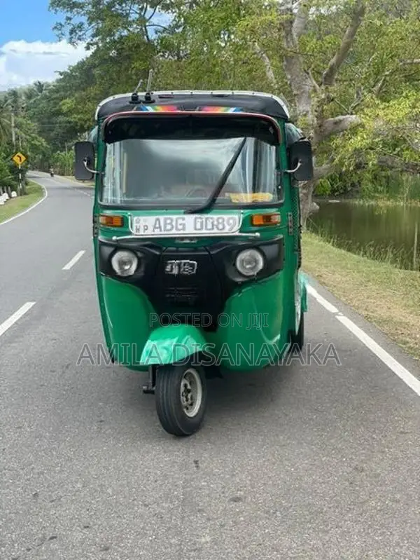 Bajaj RE 2015