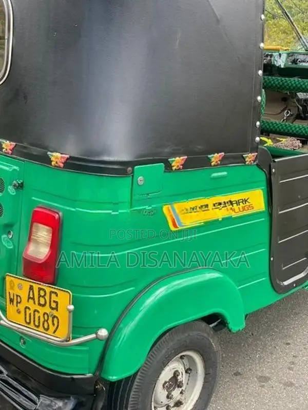 Bajaj RE 2015