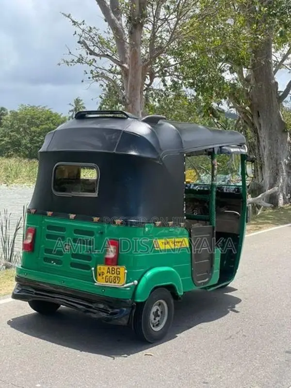Bajaj RE 2015