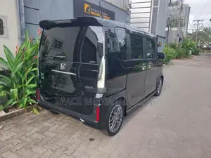 Honda N-Box CUSTOM TURBO 2025