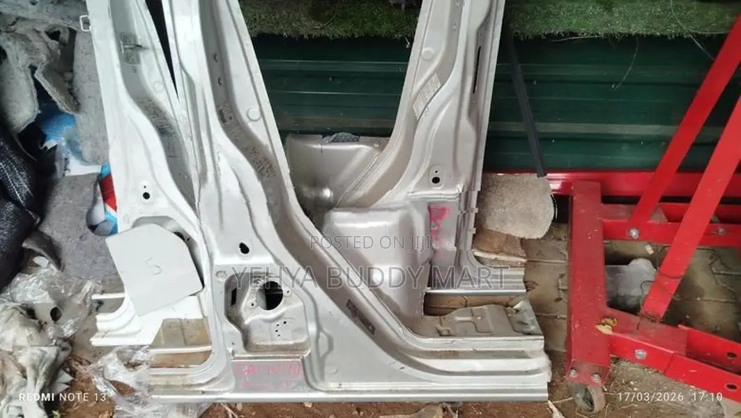 Suzuki Every Da17 Front Side Panel