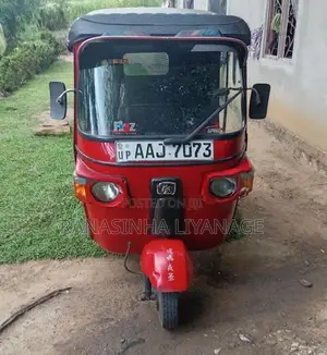 Bajaj RE 2012